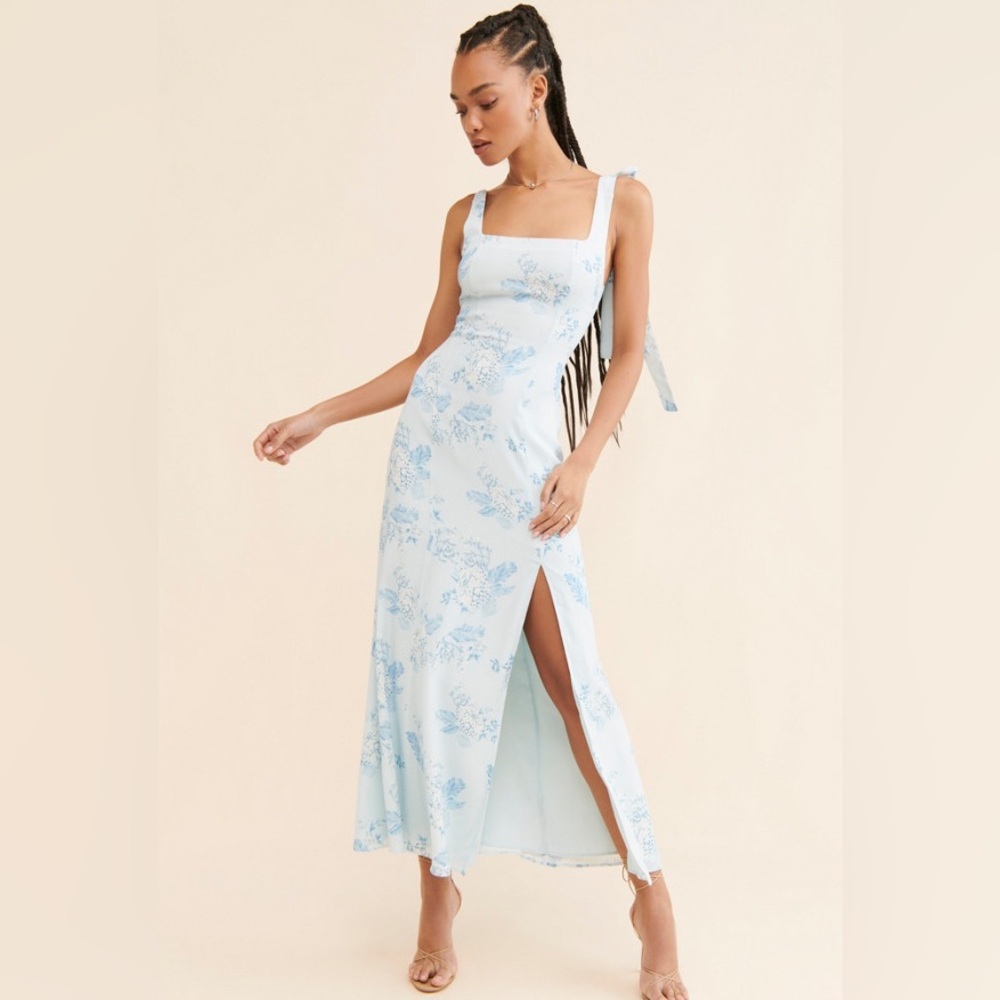 Awaylee Blue Floral Tie Strap Maxi Dress Medium